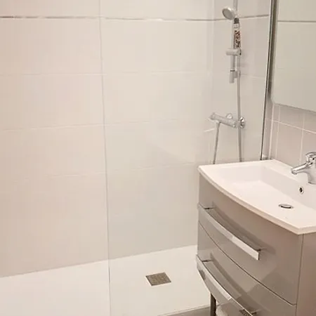 T2 Avec Piscine, Acces Et Parking Privatif - Les Mimosas - Fr-1-610-67 *